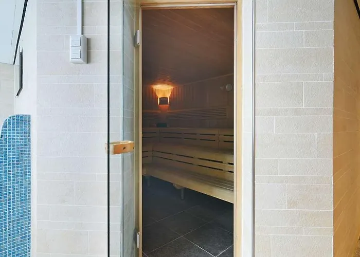 Htel Serviced * אמסטלבין