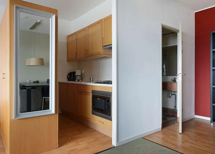 Htel Serviced אמסטלבין