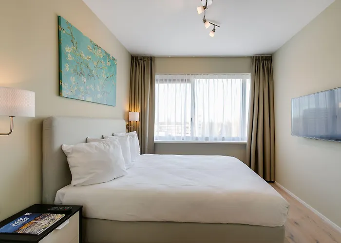 Htel Serviced דירה *