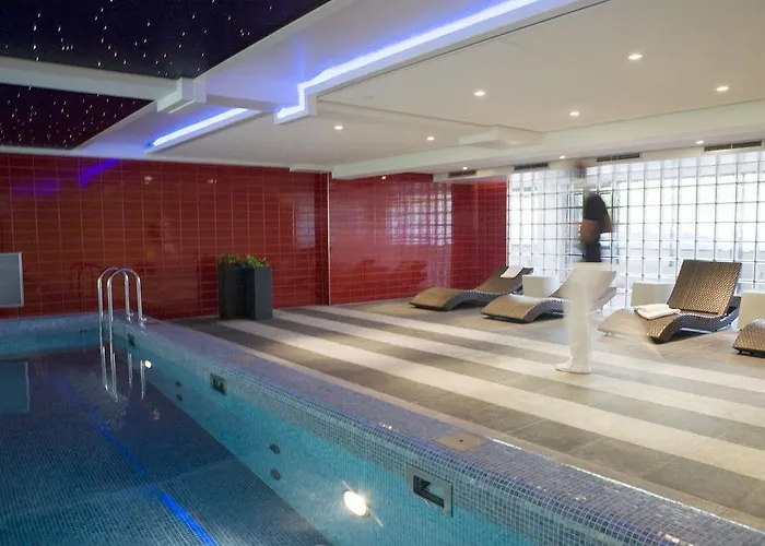 Htel Serviced דירה *