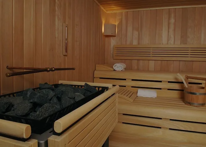 Htel Serviced * אמסטלבין